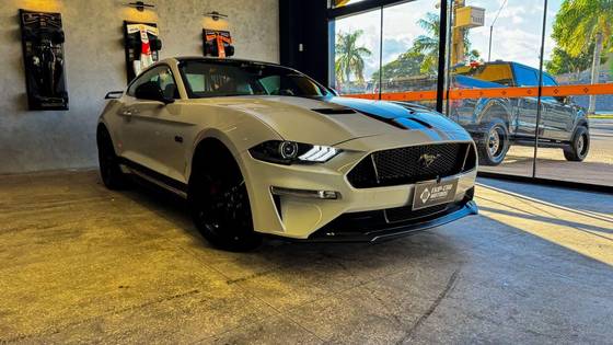 FORD MUSTANG 5.0 V8 TI-VCT GASOLINA BLACK SHADOW SELECTSHIFT FORD MUSTANG 5.0 V8 TI-VCT GASOLINA BLACK SHADOW SELECTSHIFT